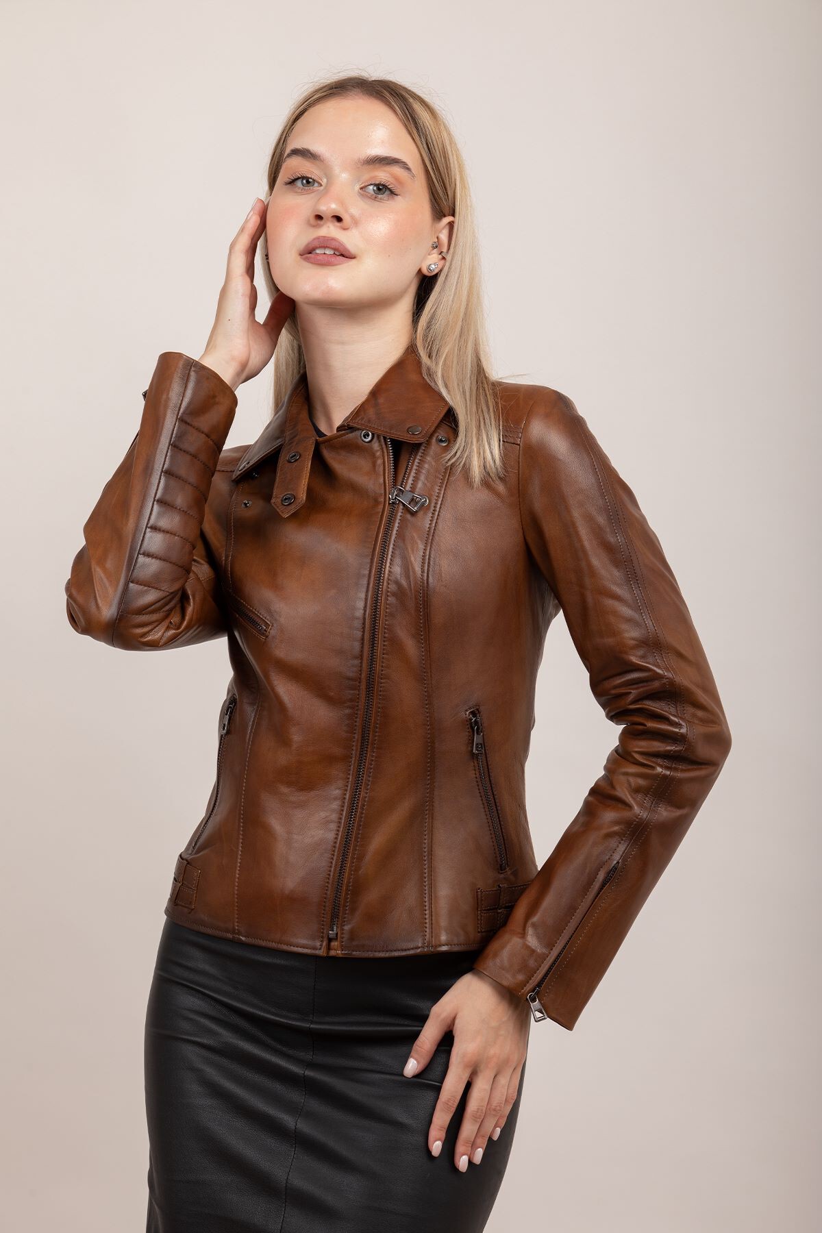 Picture of Best woman castata leather jacket