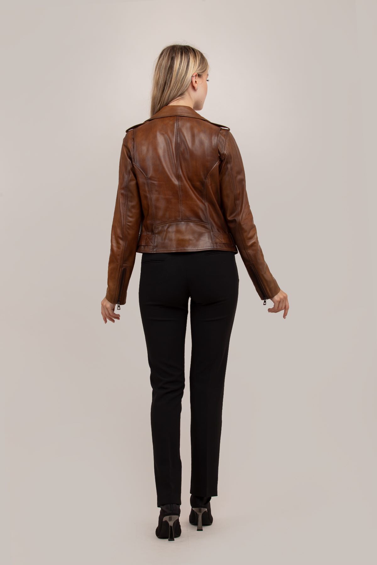 Picture of Best woman castata leather jacket