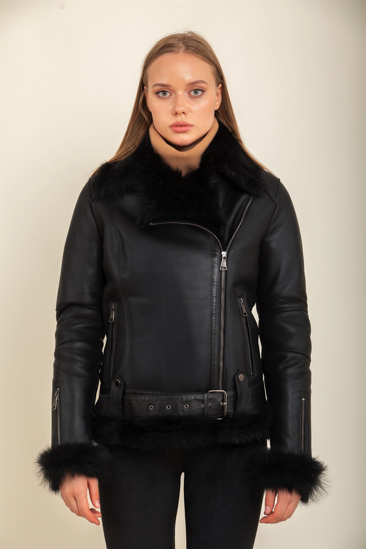 Resim Bestderi Kadın Siyah Kürk Ceket