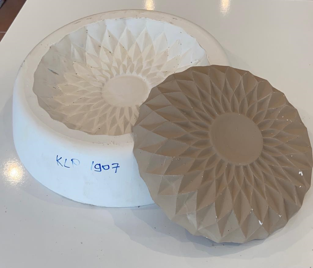 Picture of KLP1907 PATTERNED PLATE MOLD