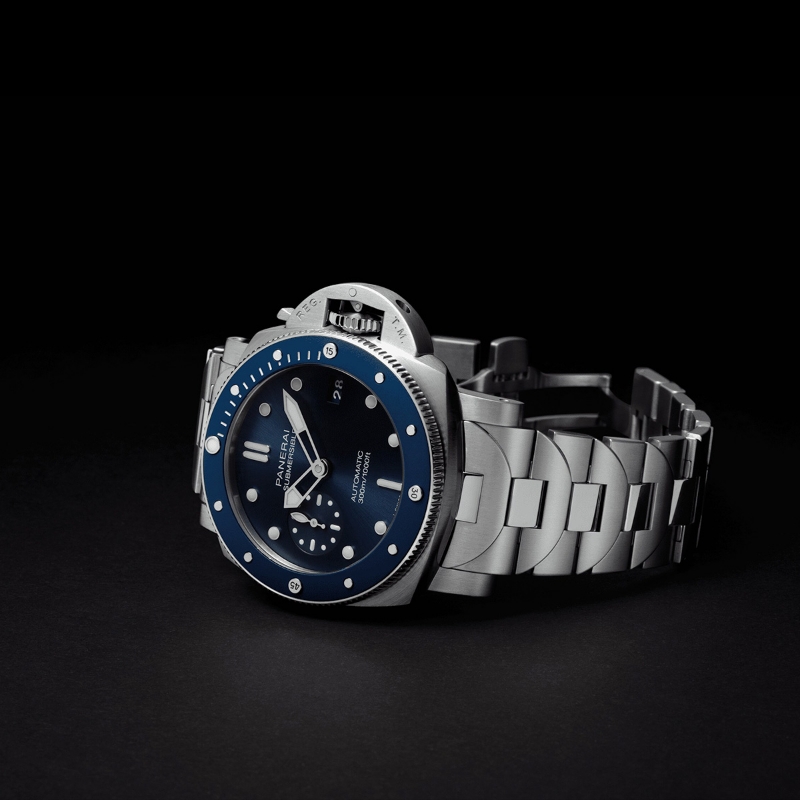 Picture of Submersible Blu Notte - 42 MM