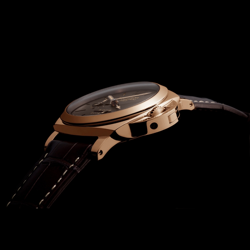 Picture of LUMINOR 8 DAYS GMT - GOLDTECH™ HAND-WOUND 44 MM